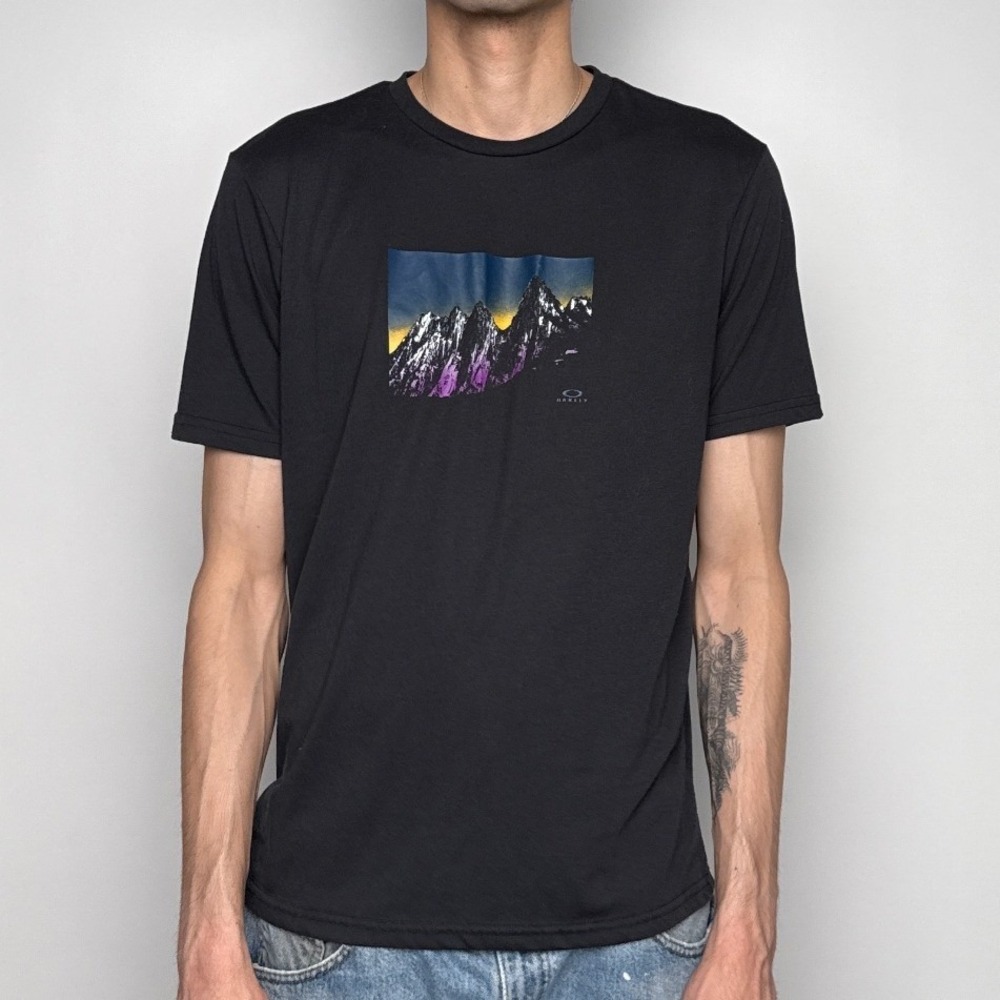 Oakley Hydrolix Mens Black Mountain Graphic Performance T-Shirt Size Medium